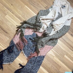 Vince Camuto Cream Blue Mauve Green Knit Sleeveless Duster w/ Fringe Women’s OS